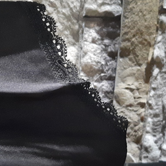 Secret Treasures Robe - Picture 3 of 3